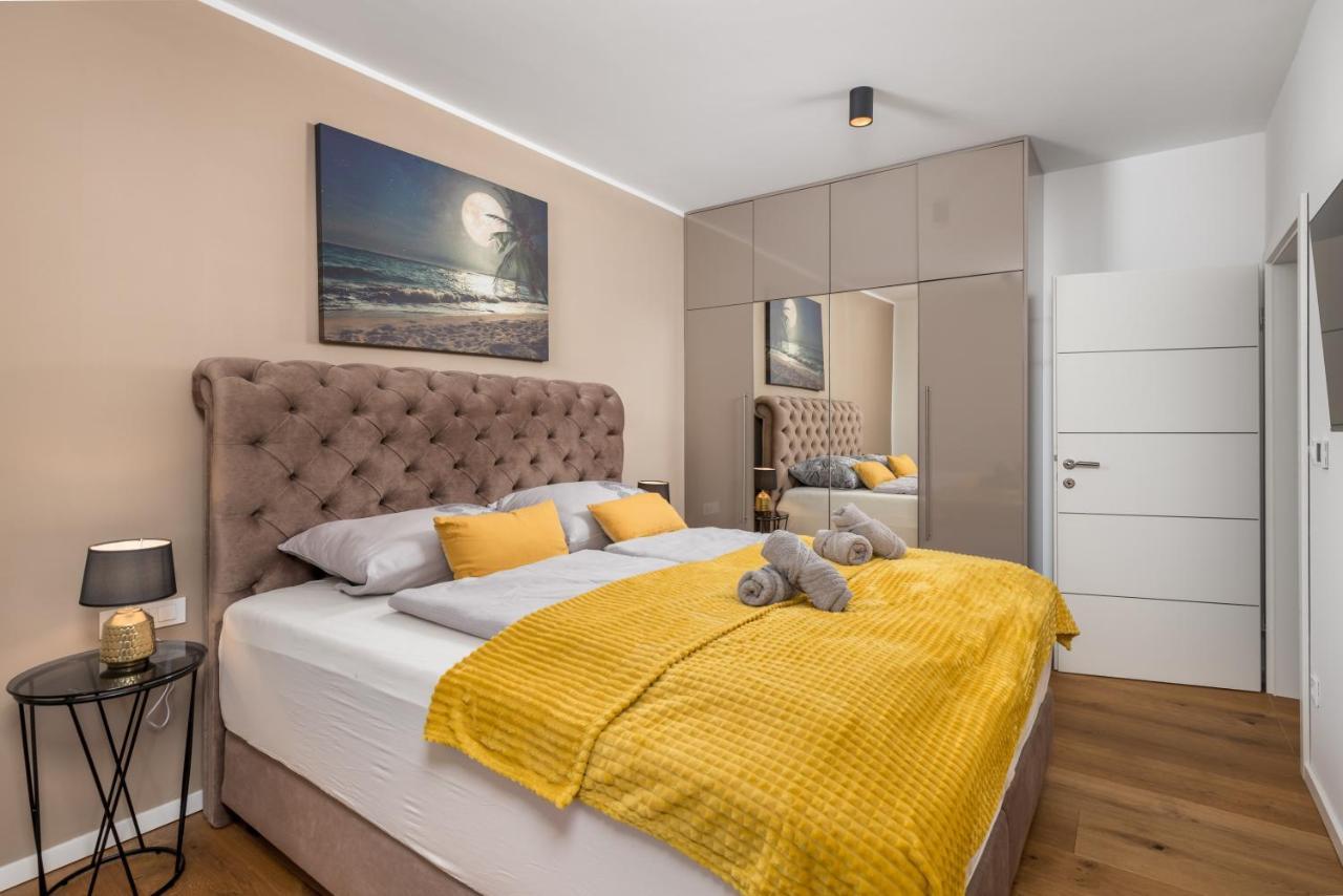 Apartment Top View With Balcony And Private Parking Rijeka Exterior foto
